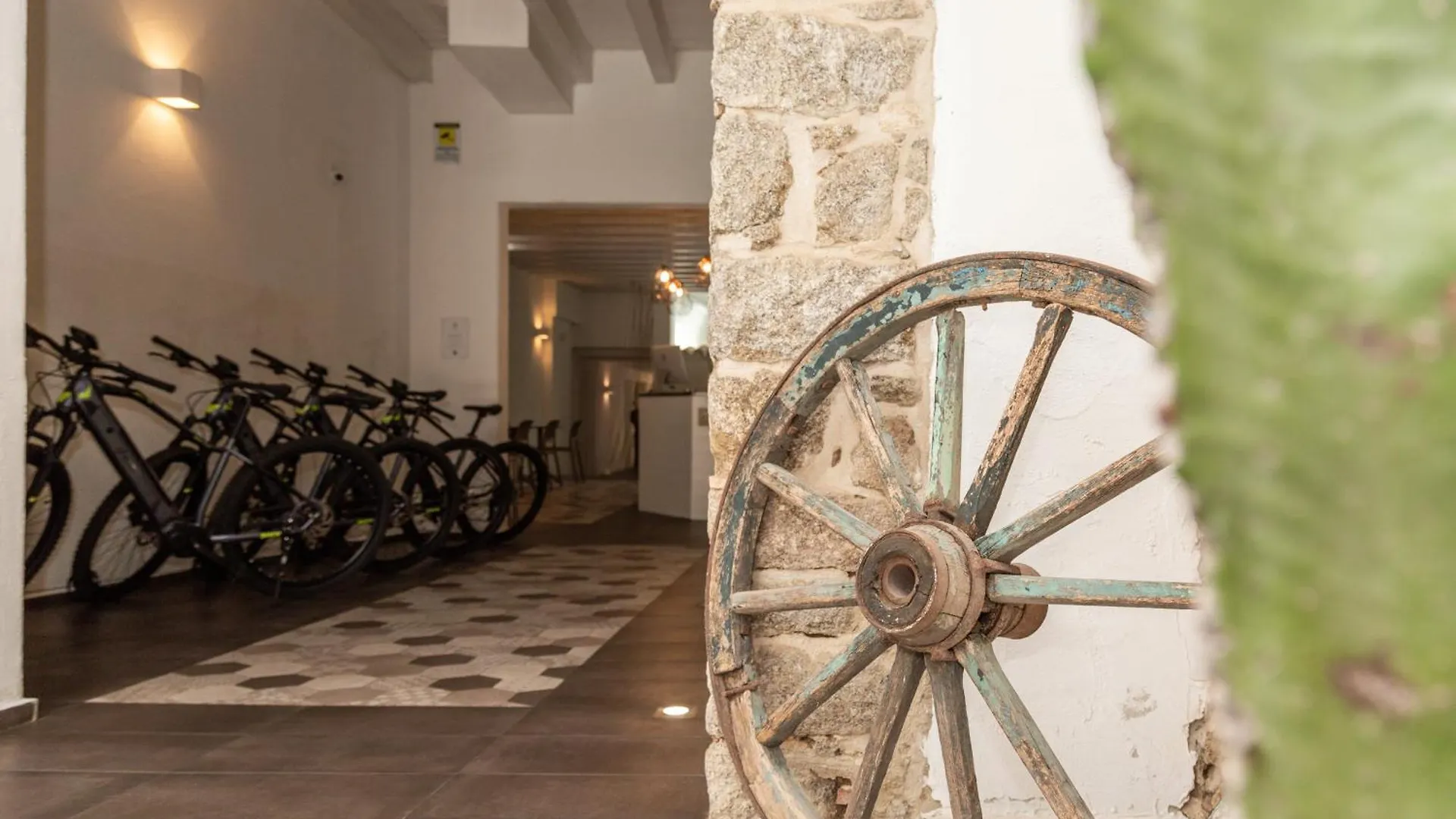 Aras Hotel Boutique Villasimius 3*,